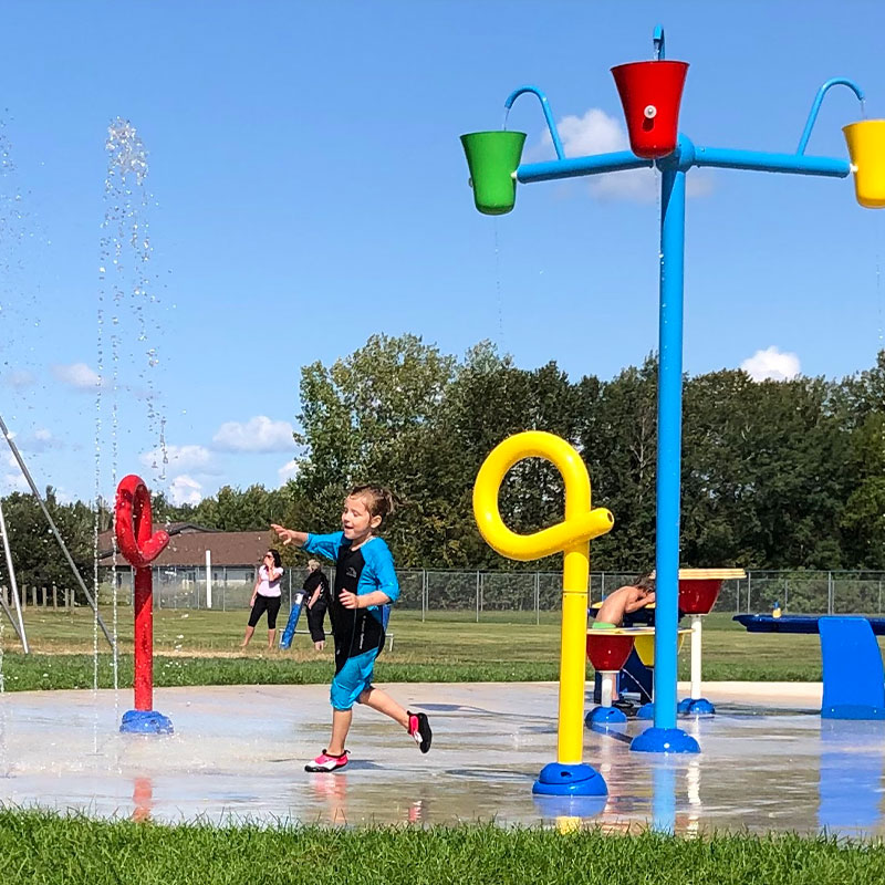 Children playing at the spraypark
